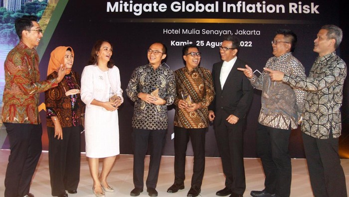 Mandiri Investasi Market and Investment Outlook 2022 Mandiri Investasi salah satu pengelola asset investasi terbesar di Indonesia dengan total AUM Rp 43 triliun per Juni 2022 menciptakan varian-varian produk flagship yang meliputi seluruh asset class.