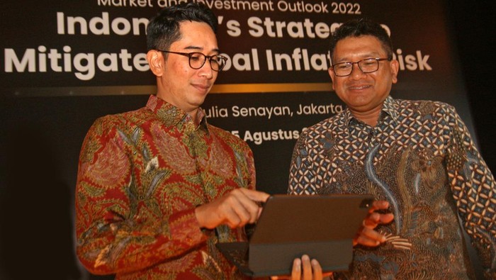 Mandiri Investasi Market and Investment Outlook 2022 Mandiri Investasi salah satu pengelola asset investasi terbesar di Indonesia dengan total AUM Rp 43 triliun per Juni 2022 menciptakan varian-varian produk flagship yang meliputi seluruh asset class.
