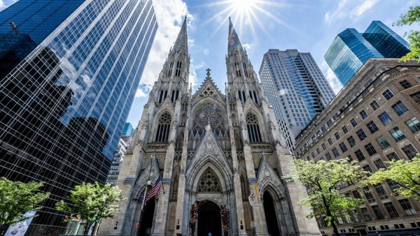 Berikutnya, ada lanskap Gereja Katedral St. Partick. Katedral ini dibangun dengan gaya gotik oleh arsitek bernama James Renwick Jr. Lanskap ini dijepret pada 29 Juni 2022. Berikutnya, ada lanskap Gereja Katedral St. Partick. Katedral ini dibangun dengan gaya gotik oleh arsitek bernama James Renwick Jr. Lanskap ini dijepret pada 29 Juni 2022.
