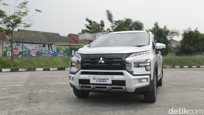 Mitsubishi New Xpander Cross