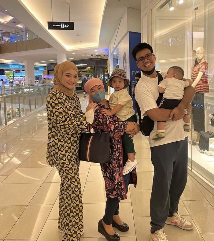 Nathalie Holscher dan Frans Faisal Nathalie Holscher dan Frans Faisal