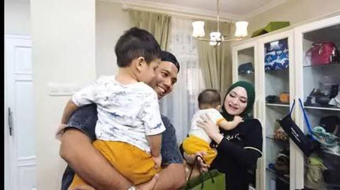 Nathalie Holscher dan Frans Faisal