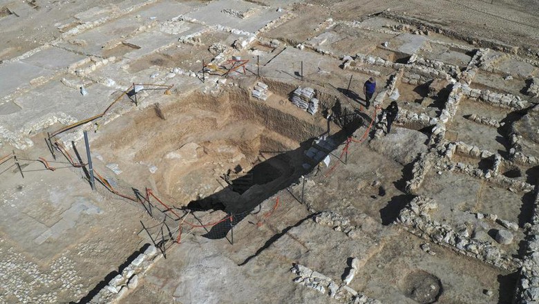 Penemunan bangunan mewah di Gurun Negev, Israel Penemunan bangunan mewah di Gurun Negev, Israel