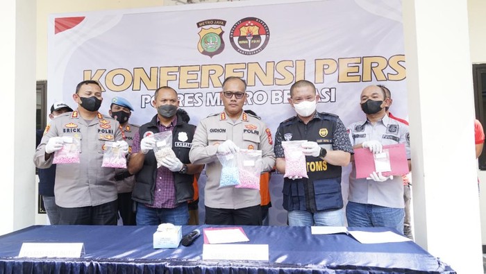 Polisi Bekasi membongkar sindikat narkoba jaringan internasional