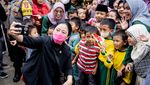 Potret Puan Temui Murid Berprestasi hingga Panen Madu Trigona di Lampung
