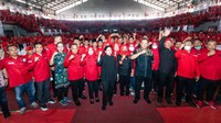 Momen foto bersama juga dilakukan dengan meriah.