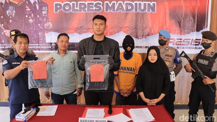Pria yang hamili pacarnya yang masih SMA hingga melahirkan anak lalu kabur