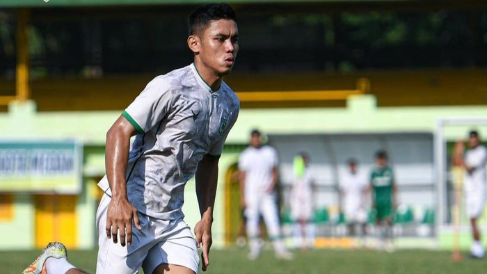 Sandi Arta Samosir saat Latihan di Stadion Mini Kebun Bunga (Istimewa/Instagram PSMS Medan)