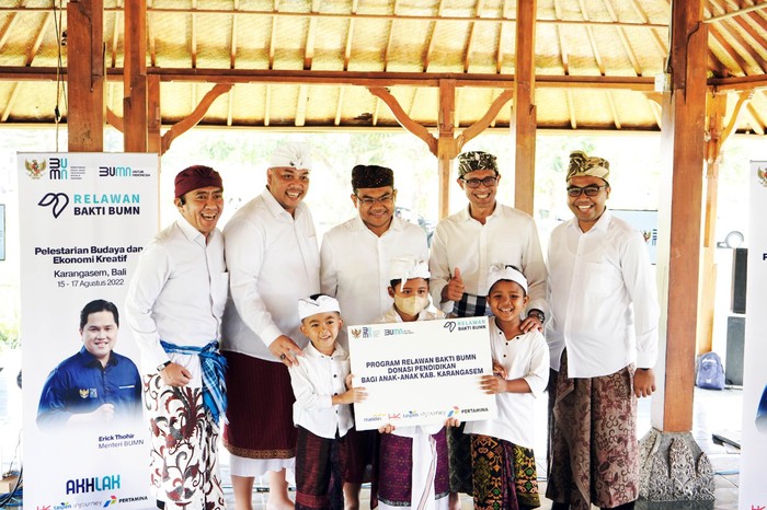 Relawan Bakti BUMN di Bali