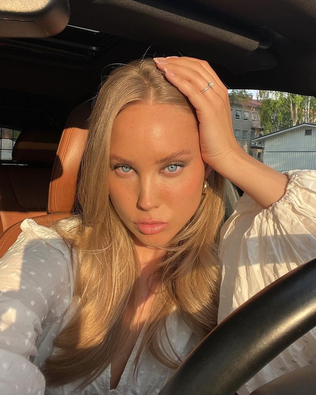 Ini pribadi, kegembiraan, dan ini kehidupan, katanya. Tapi aku tidak melewatkan satu hari kerja pun. Aku ingin percaya bahwa orang akan melihat apa yang kami lakukan di tempat kerja daripada apa yang kami lakukan di waktu luang kami, tambah sang pemimpin.Foto: Instagram @sabinasarkka