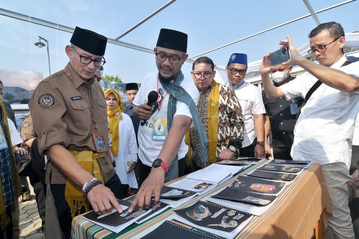 Sandiaga Dorong Santri Genjot Ekonomi Kreatif Lewat Pameran Fotografi