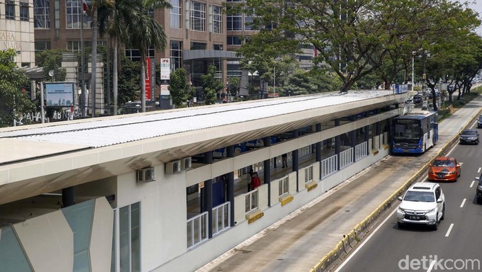 Selesai Direvitalisasi, Halte TransJ GBK Makin Nyaman PT. Transportasi Jakarta (TransJakarta) telah merampungkan revitalisasi Halte Gelora Bung Karno (GBK), Jakarta Pusat. Yuk kita lihat hasilnya.