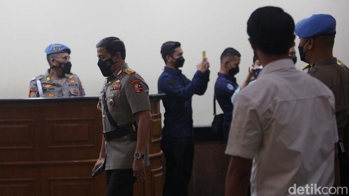 Sidang Etik Ferdy Sambo Dijaga Ketat Sidang Kode Etik Profesi Polri terhadap mantan Kadiv Propam Polri Irjen Ferdy Sambo digelar di Gedung TNCC, Mabes Polri, Kamis (25/8/2022). Sidang dijaga ketat.