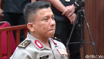 Tampang Ferdy Sambo Muncul Pertama Kali ke Publik Sejak Jadi Tersangka