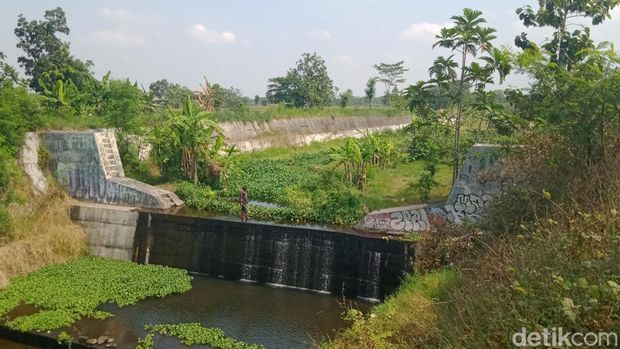 Sungai dan jembatan Pandansimping, Klaten yang pernah jadi kuburan massal PKI.