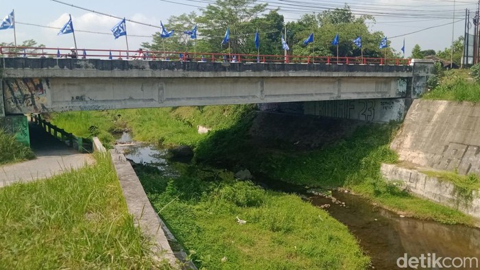 Sungai dan jembatan Pandansimping, Klaten yang pernah jadi kuburan massal PKI.