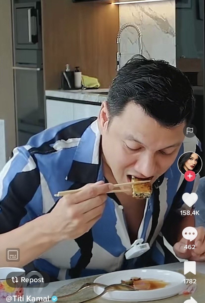 4 cara makan martabak telur