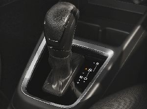 Sudah Tahu? Ini Perbedaan Tuas Transmisi Mobil Matic Lurus dan Zigzag