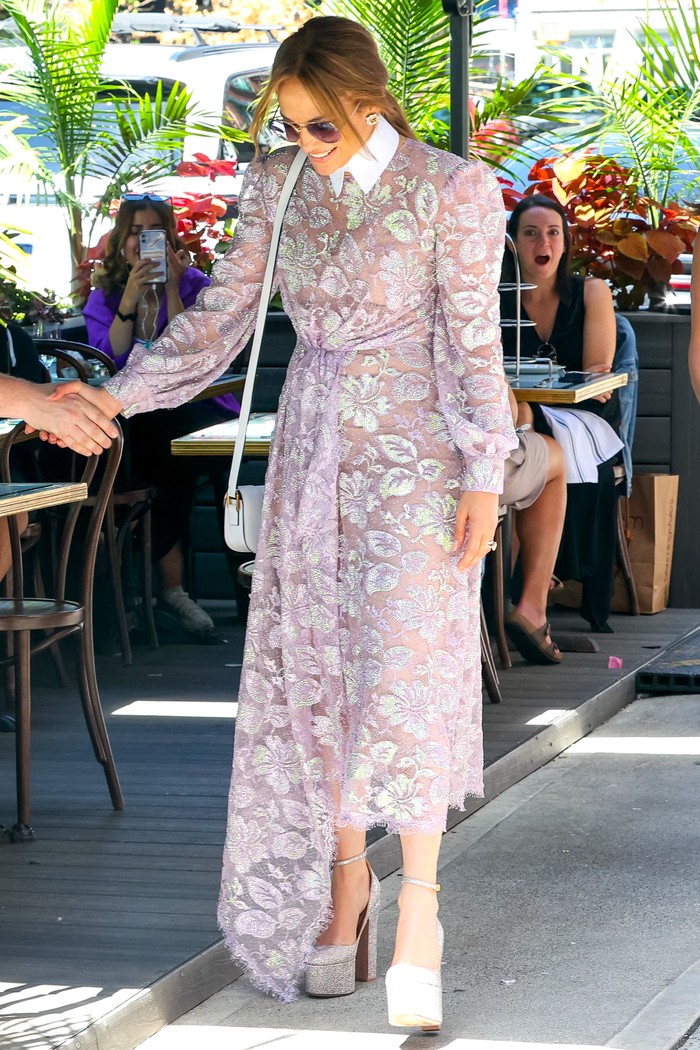 1242518504 NEW YORK, NY - AUGUST 14: Jennifer Lopez is seen on August 14, 2022 in New York City. (Photo by Jose Perez/Bauer-Griffin/GC Images)