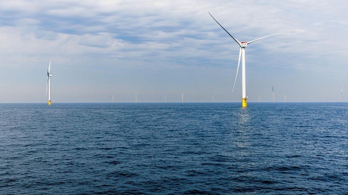 1242714845 NORTH SEA, NETHERLANDS - AUGUST 25: King Willem-Alexander of The Netherlands visits the Tennet transformer platforms of the Net op Zee, the Q13a-A platform of Neptune Energy and the Oceans of Energy pilot project where the future of the energy system is being worked on, with wind, sun and green hydrogen on August 25, 2022 in North Sea, Netherlands. (Photo by P van Katwijk/Getty Images)