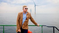 Raja Willem-Alexander saat mengunjungi proyek turbin angin ini, Kamis, (25/8/2022)