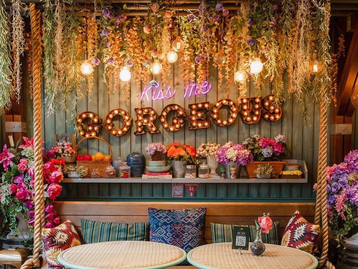 5 Kafe Tema Bunga yang Cantik, Cocok Buat Makan Enak Plus Foto-foto!