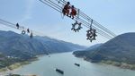 Pemberani, Mereka Pasang SUTET di Ketinggian Sungai Yangtze China