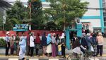 Antrean Nasi Kotak Murah di Tangsel, Khusus Hari Jumat