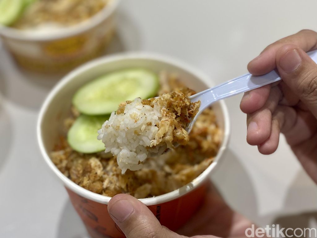 Adu Pedas 3 Rice Bowl Ayam Geprek Kekinian, Mana Pedas Menyengat?