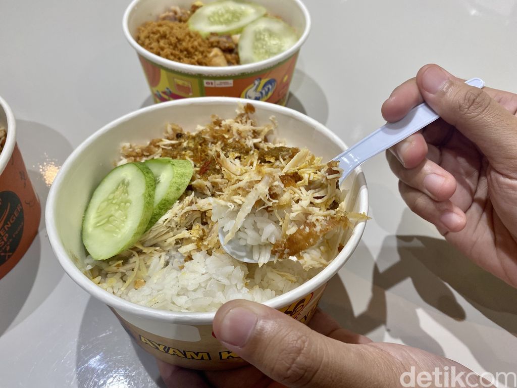Adu Pedas 3 Rice Bowl Ayam Geprek Kekinian, Mana Pedas Menyengat?