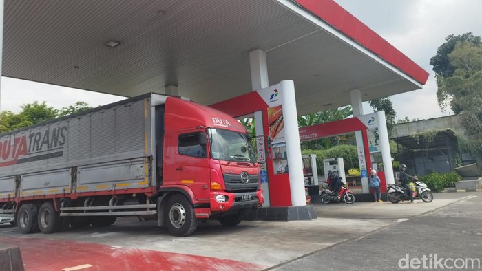 Pembatasan pembelian BBM bersubsidi.