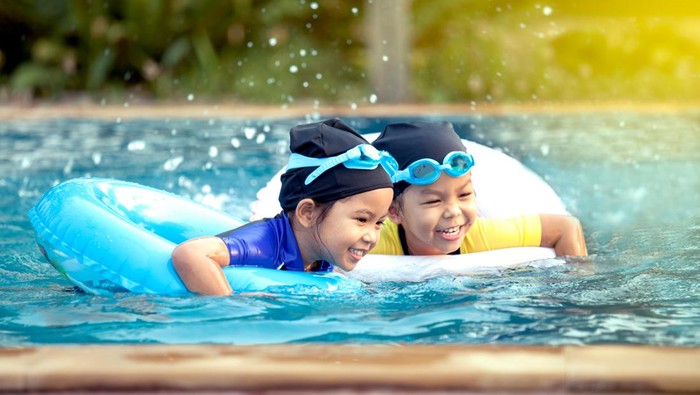Benarkah Berenang Bikin Anak Cepat Tinggi? Begini Penjelasan Dokter