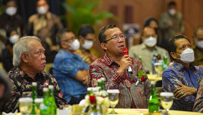 Berperan di Perumahan Rakyat, BTN Diganjar Apresiasi Hapernas Komitmen dan kontribusi Bank BTN dalam mendukung program perumahan nasional meraih apresiasi dari Pemerintah. Ini buktinya.
Kementerian Pekerjaan Umum dan Perumahan Rakyat (PUPR) yang memberikan apresiasi ini karena keberhasilan BTN dalam menyalurkan KPR Subsidi terbanyak untuk semua segmen di Indonesia.
