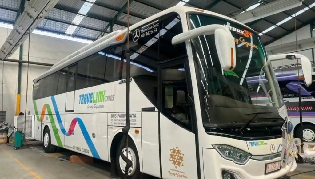 Bus pariwisata Travelink