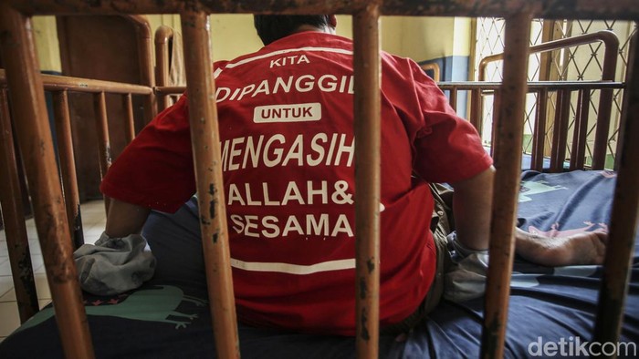 Cinta Kasih yang Buat Kami Bertahan Keterbatasan fisik, Intelektual, Mental dan Sensorik yang kini dialami orang-orang disabilitas penghuni Wisma Tuna Ganda Palsigunung. Mereka ada jadi anugerah dan cinta kasih keluarga.