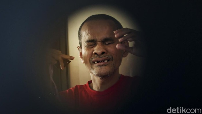 Cinta Kasih yang Buat Kami Bertahan Keterbatasan fisik, Intelektual, Mental dan Sensorik yang kini dialami orang-orang disabilitas penghuni Wisma Tuna Ganda Palsigunung. Mereka ada jadi anugerah dan cinta kasih keluarga.