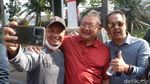 Potret Bebasnya Dada Rosada dari Lapas Sukamiskin