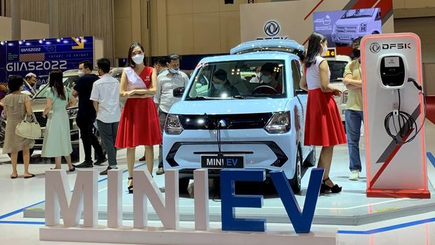 DFSK pada ajang GIIAS 2022