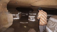 Ruangan kedua gua bawah tanah ini hanya dihiasi dengan tulisan Arab lafal Allah dan Ya Allah/Foto: Enggran Eko Budianto/detikJatim