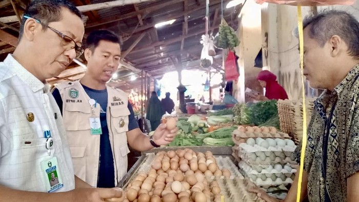 Harga telur di Parepare naik drastis sepekan terakhir.