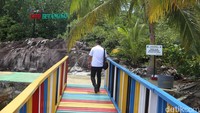 Ada lima klaster yang dijalankan Lanal Tarempa dalam meningkatkan pembangunan di desa tersebut seperti pertahanan, pendidikan, kesehatan, pariwisata dan ekonomi. Pada klaster pariwisata Lanal Tarempa mendorong agar potensi alam yang dimiliki desa di Kampung Bahari Nusantara dapat dijadikan destinasi wisata.   