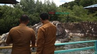Batu Betangkop inilah yang menjadi asal mula dari Desa Batu Belah di Anambas yang menjadi Kampung Bahari Nusantara.  