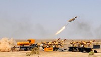 Militer Iran memperlihatkan uji coba peluncuran pesawat tanpa awak atau drone militer Iran selama latihan di lokasi yang dirahasiakan.