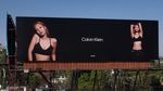 Bikin Gempar, Foto Seksi Jennie BLACKPINK Mejeng di Billboard
