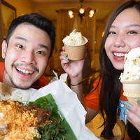 Potret keduanya ngonten bersama. Jess ikut mencoba konten unik Sisca Kohl yakni makan nasi padang pakai es krim. Foto: Instagram Sisca Kohl, YouTube Jess No Limit