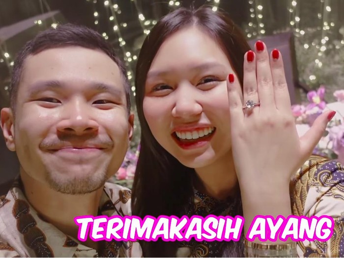 Cincin dari Jess No Limit untuk Sisca Kohl.