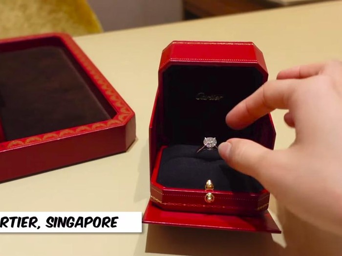 Jess No Limit dan Sisca Kohl Cincin dari Jess No Limit untuk Sisca Kohl.