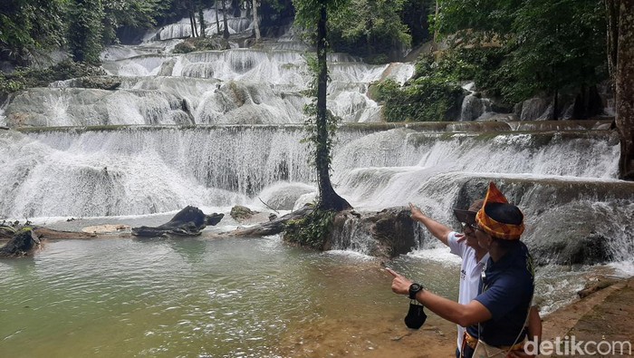 Air Terjun Moramo di Kabupaten Konawe Selatan, Sulawesi Tenggara (Sultra) dinyatakan masuk dalam 50 besar desa wisata terbaik Anugerah Desa Wisata Indonesia (ADWI) 2022.