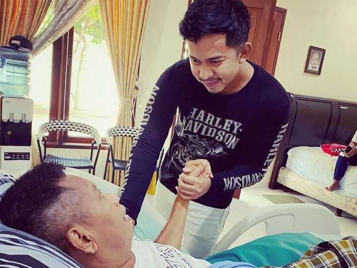 Kondisi Terbaru Tukul Arwana Sejak Stroke