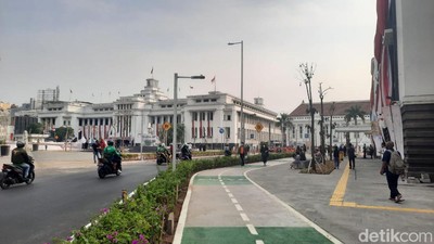 Kota Tua Kota Masa Depan, Trotoarnya Lebar Banget!